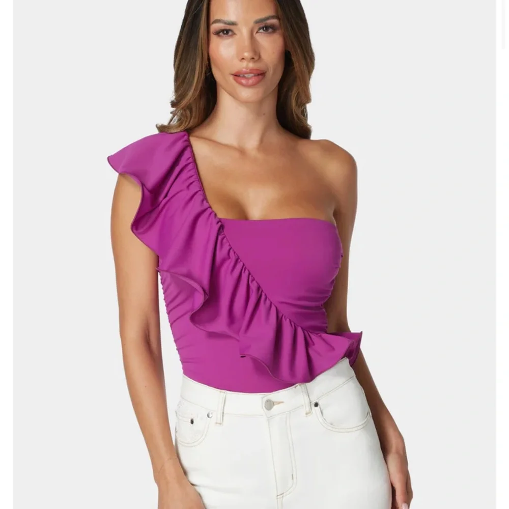 Bebe One Shoulder Ruffle Bodysuit – XS Magenta NWT